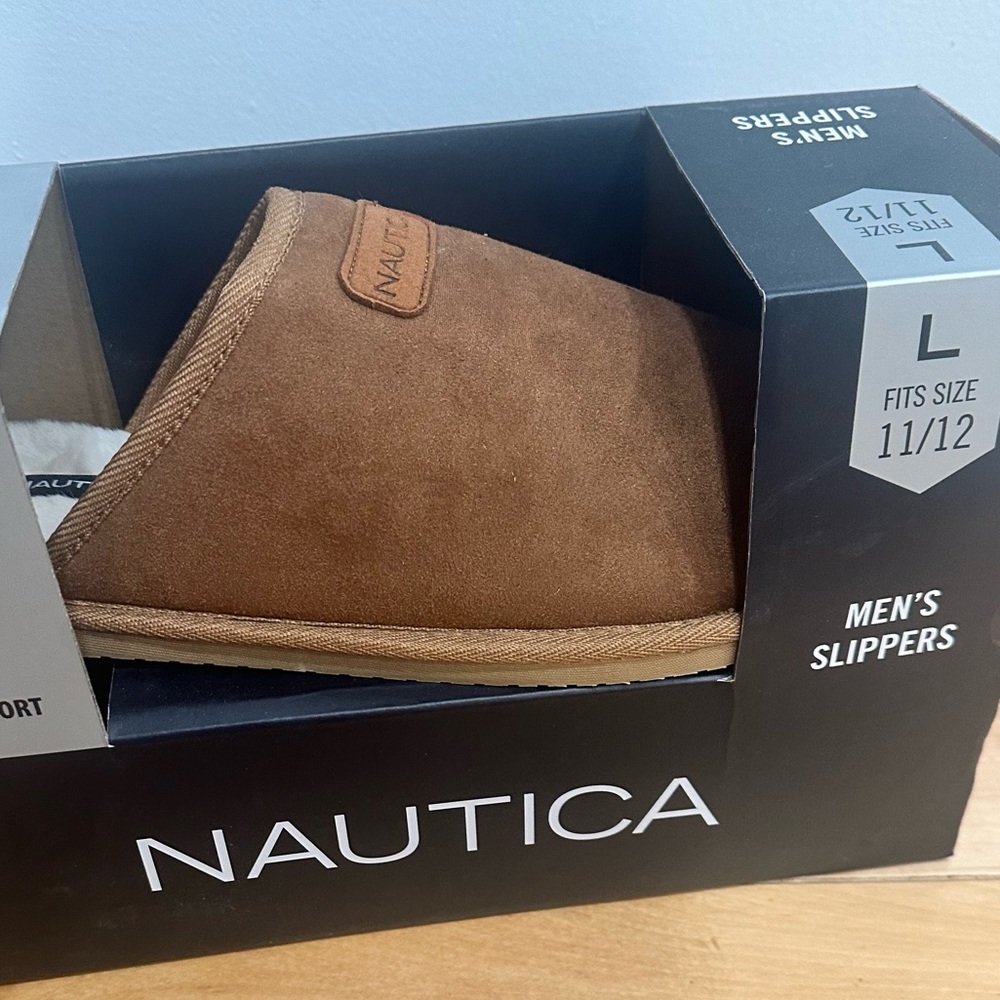 Nautica Men’s slippers brand new